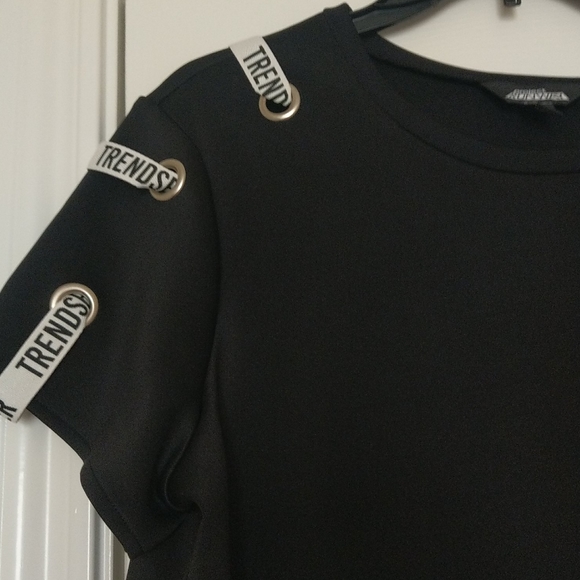 Top - Picture 2 of 3